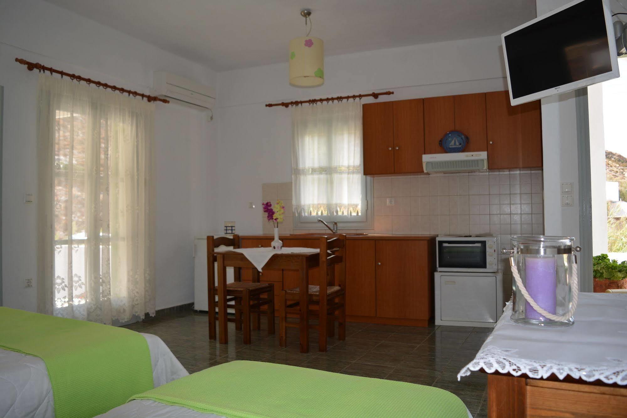 Klados Studios & Apartments Cherronisos  Exteriör bild